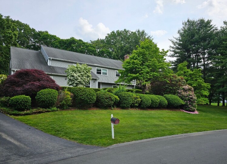 Primary Photo - 162 E Emerson Rd