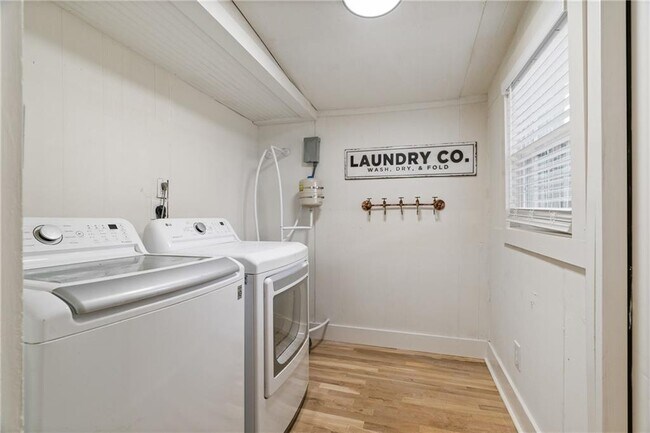 Building Photo - 2790 Sardis St