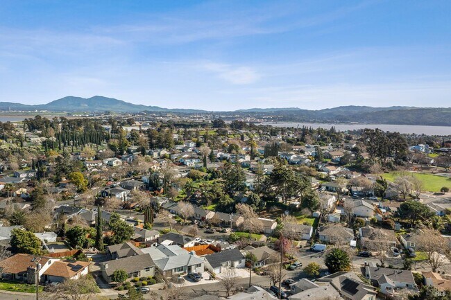 Building Photo - 8 Corte Dorado