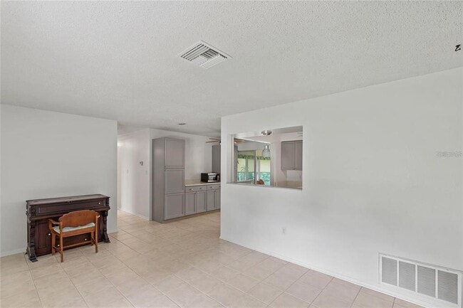 Building Photo - 40319 Orange Cir