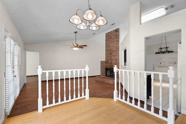 Building Photo - 1425 Thistlewood Ln