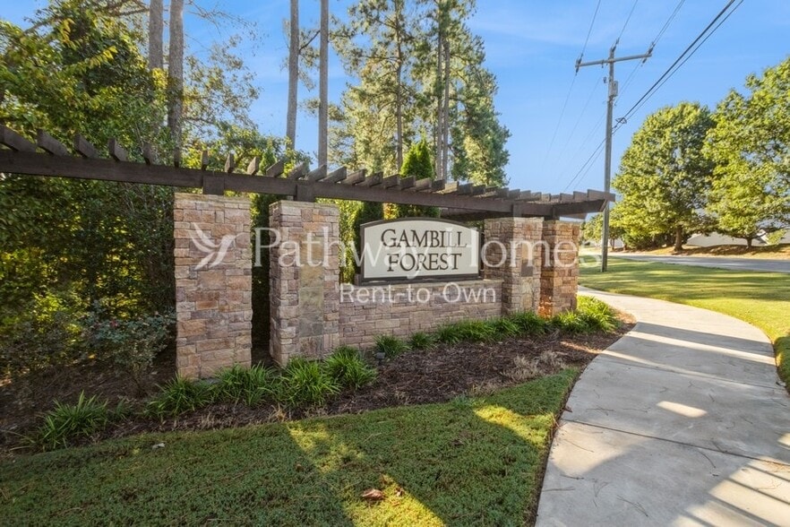 Building Photo - 335 Kennerly Center Dr