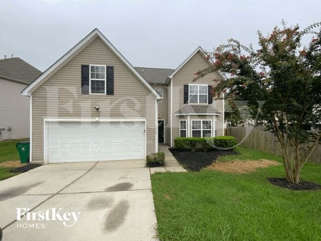 Building Photo - 8414 Oak Dr