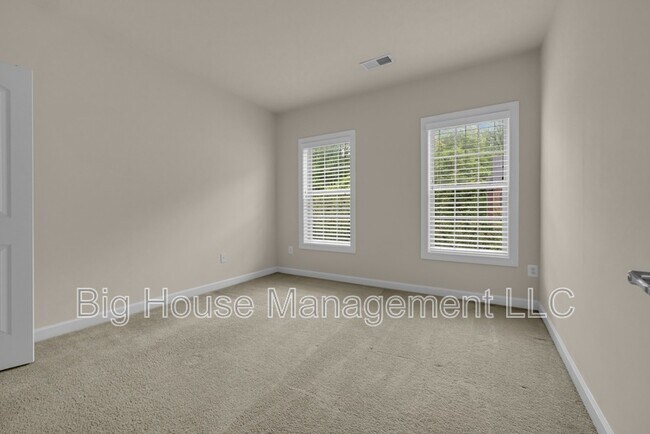 Building Photo - 3713 Chancelsors Dr