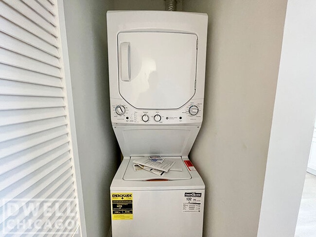 Building Photo - 5800 N Richmond St