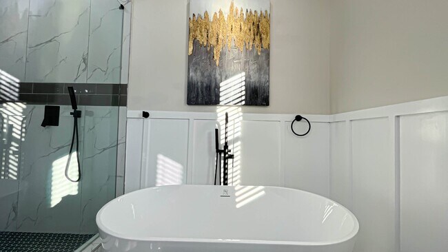 Building Photo - 2813 Mead Rd