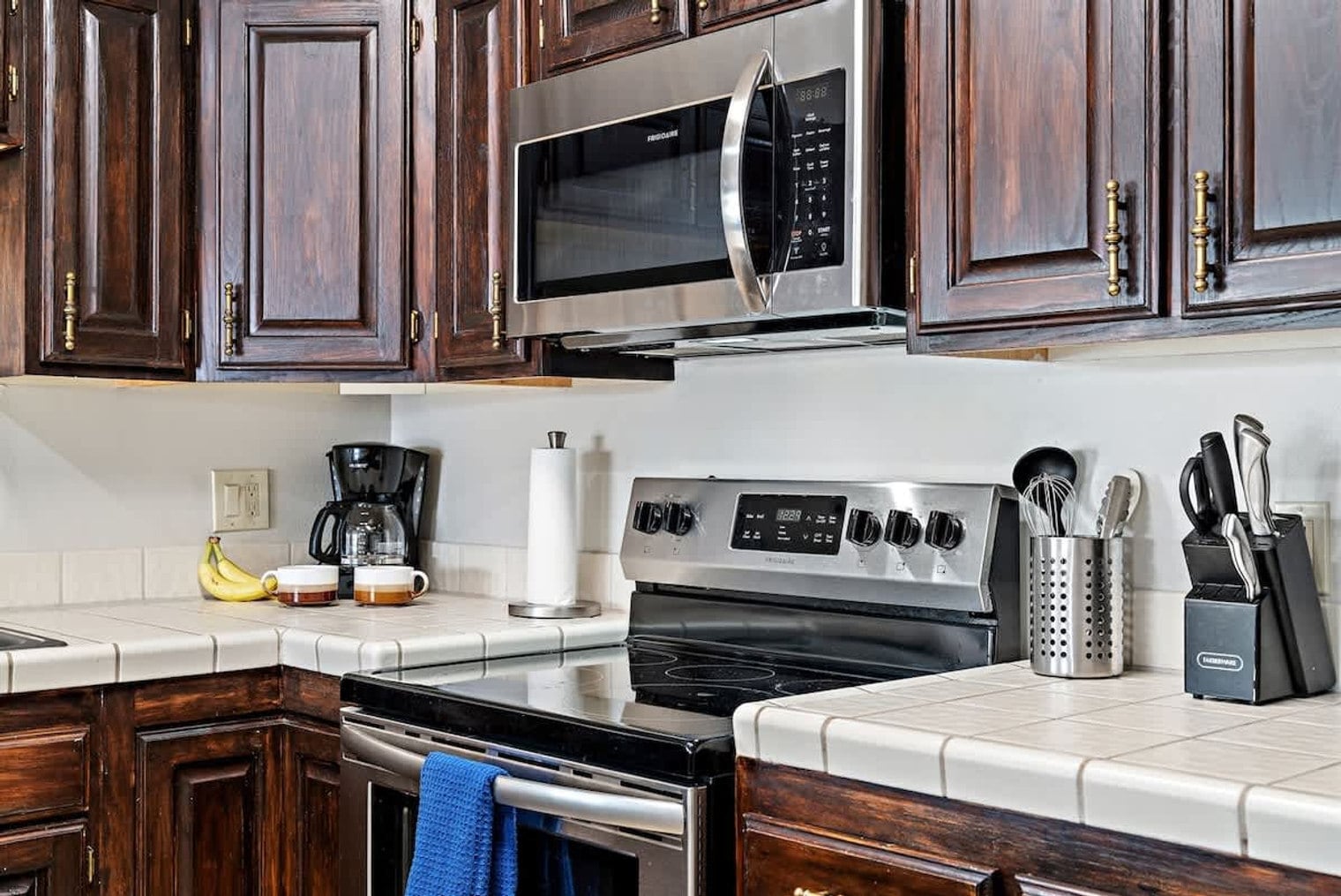 Building Photo - 1845 W Canyon View Dr