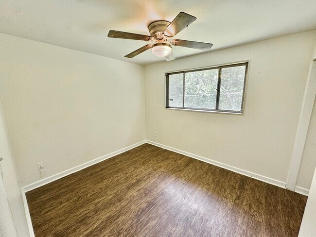 Building Photo - 2235 Charjean Rd