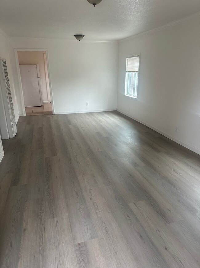 Building Photo - Remodeled 3 Bedroom, 2 Bathroom!