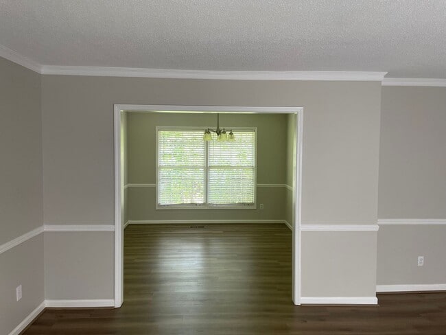 Building Photo - For Rent