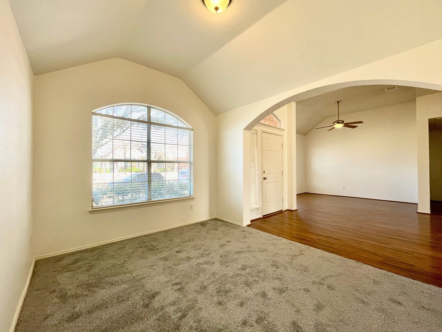 Building Photo - 9711 Saddle Dr