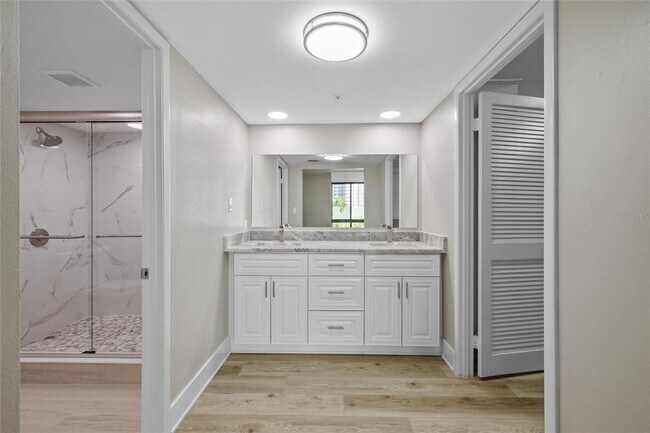 Building Photo - 3301 Bayshore Blvd