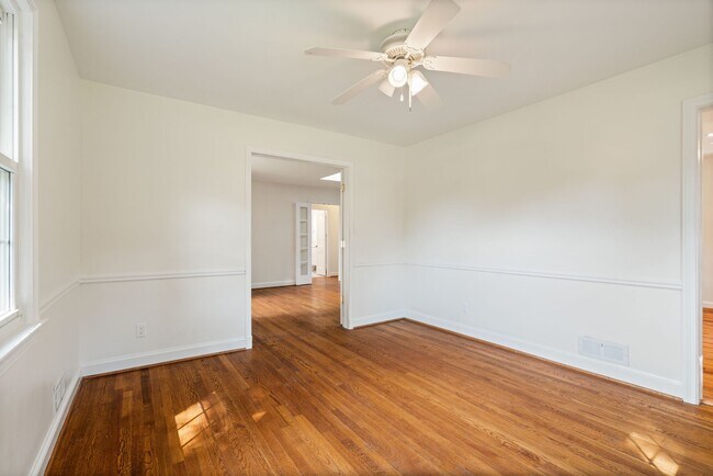 Building Photo - 6900 Mt Daniel Dr