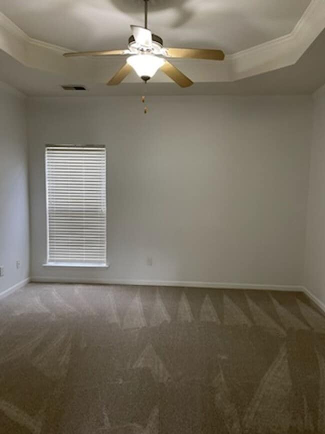 Building Photo - Emmyllie Ct- 130/132