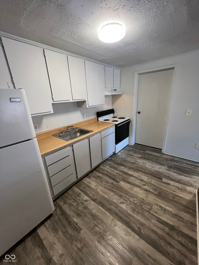 Building Photo - 2000 Indianapolis Rd