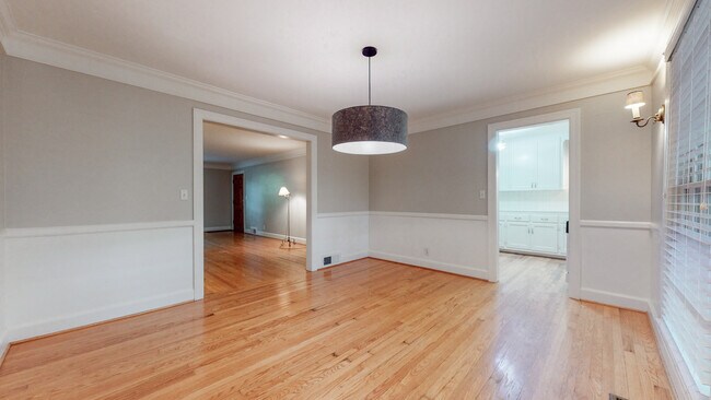 Building Photo - 802 Timber Ln
