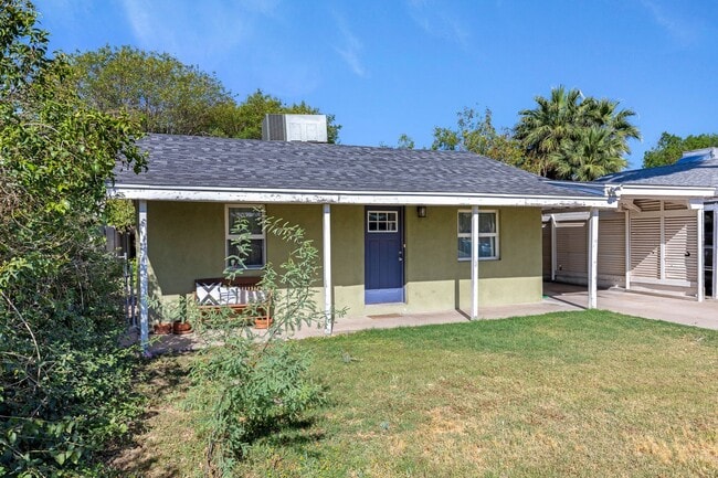 Building Photo - 3-2