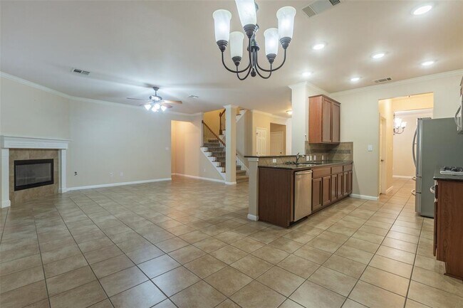 Building Photo - 4202 Fairmeadow Dr