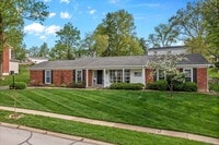Building Photo - Spacious Ranch in Des Peres