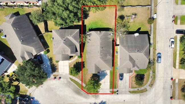 Building Photo - 20919 New Leaf Ct