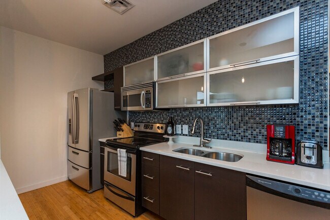 Building Photo - 2115 Yeaman Pl