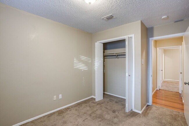 Building Photo - 1906 Beacon Way