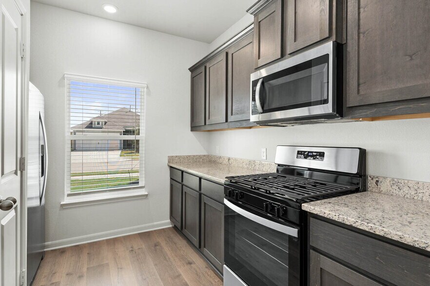 Building Photo - 1324 Tilton Dr