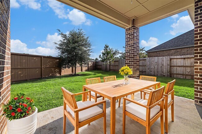 Building Photo - 6107 White Spruce Dr