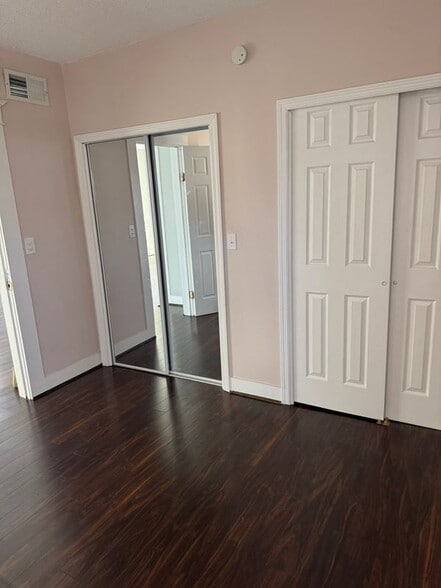 Building Photo - 807 Eagle St