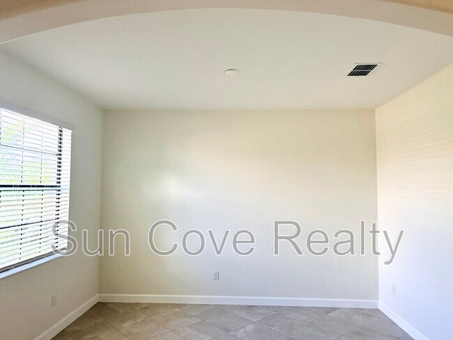 Building Photo - 5242 Coral Reef Wy