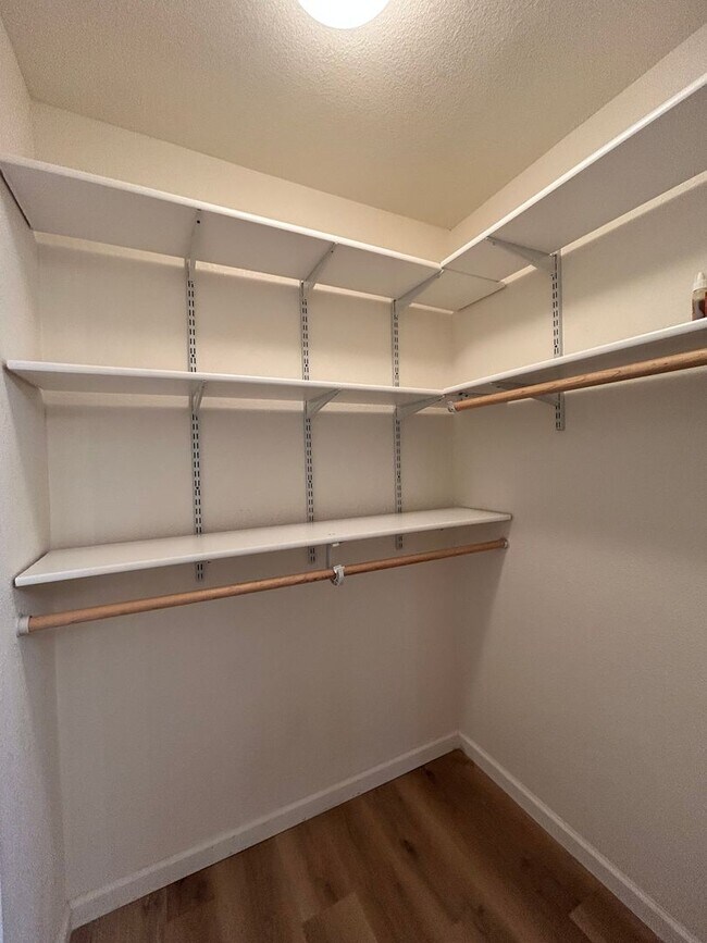 Building Photo - Spacious 3Bd Home in the Broadlands