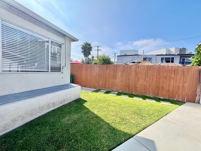 Building Photo - 4345 Central Ave