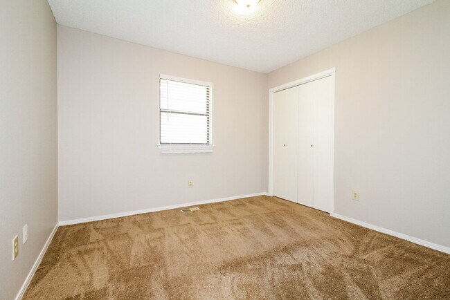 Building Photo - 10141 Alicia Dr