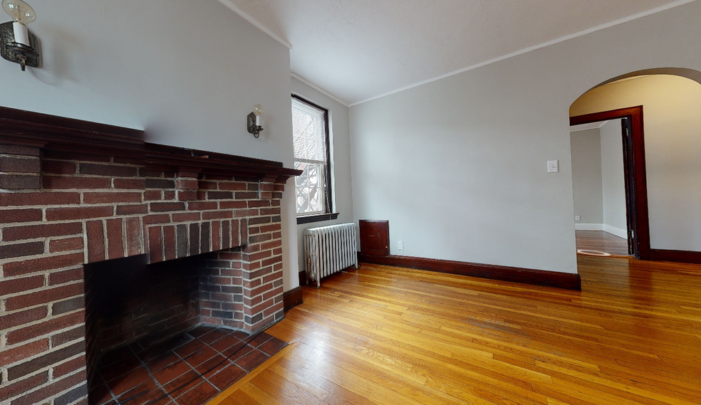 Apt 29 - 113 College Ave