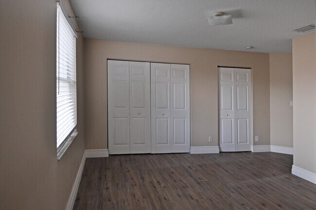 Building Photo - 12522 NW 18th Manor