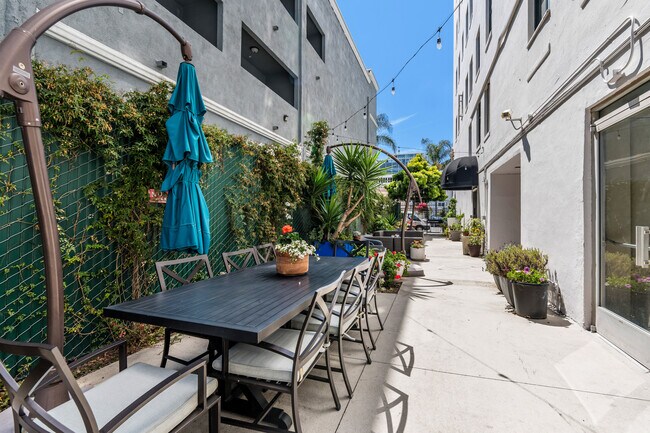 Building Photo - 140 Linden Ave