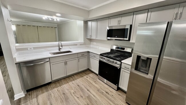 Building Photo - 1926 Grove Ave