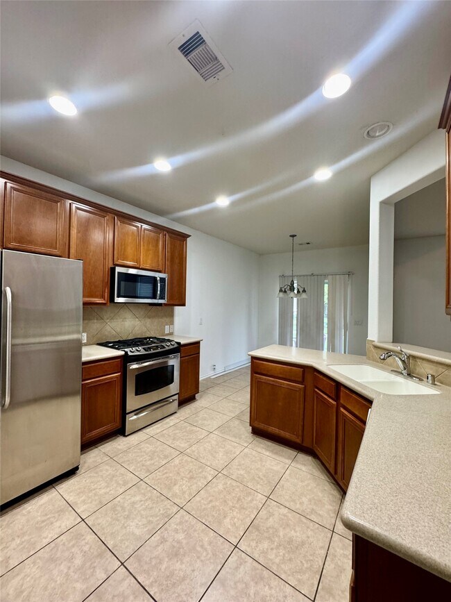 Building Photo - 13600 Breton Ridge St