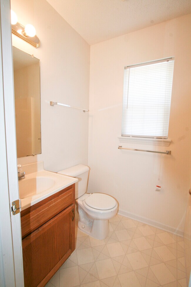 Building Photo - 112 E Ivybridge Dr