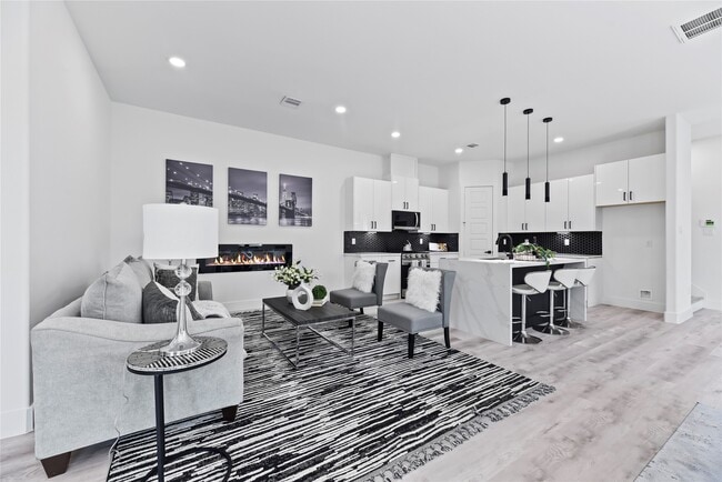 Building Photo - 7212 England St