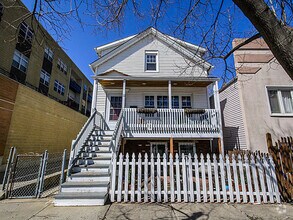 Building Photo - 2928 N Hoyne Ave
