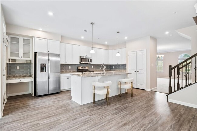 Building Photo - 6026 Forum Sq