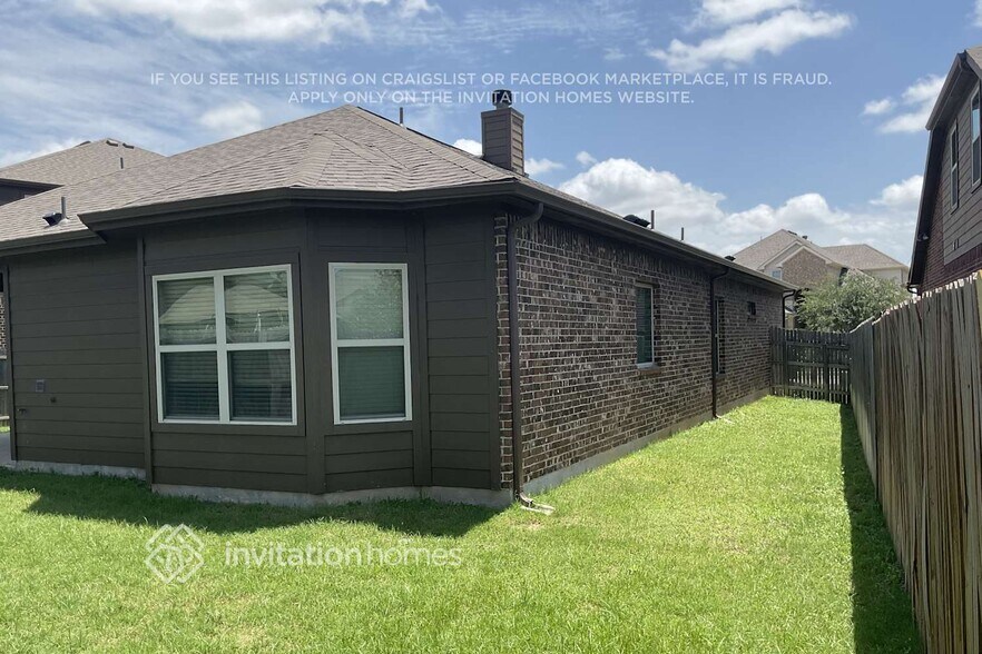 Building Photo - 332 Avila