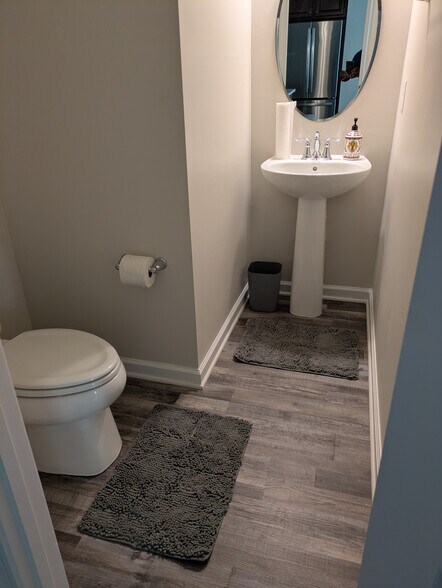 Building Photo - Room in Townhome on Excelsior Grand Ave