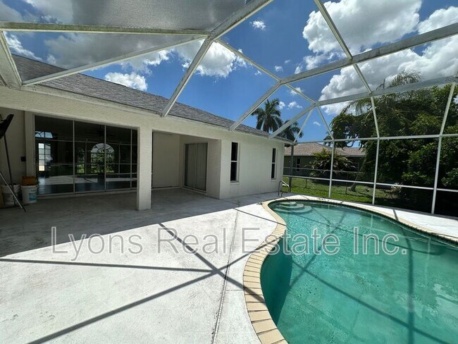 Building Photo - 8397 Bahamas Rd