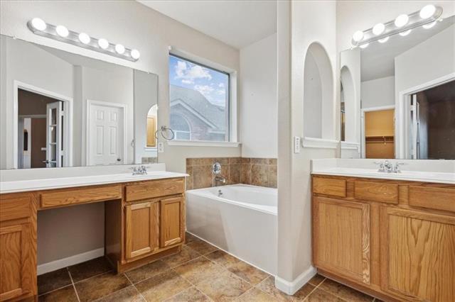 Building Photo - 708 San Antonio Trail