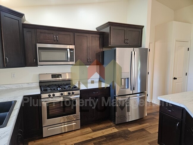 Building Photo - 522 Diane Ln