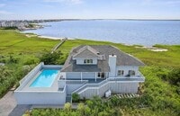 Building Photo - 552 Dune Rd
