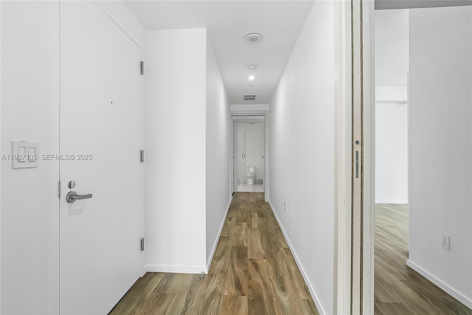 Building Photo - 801 S Miami Ave