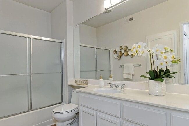 Building Photo - 5947 Lake Hennessy Ct